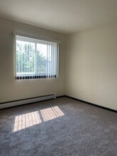 436 Pleasant Run Dr, Unit F in Wheeling, IL - Building Photo - Building Photo