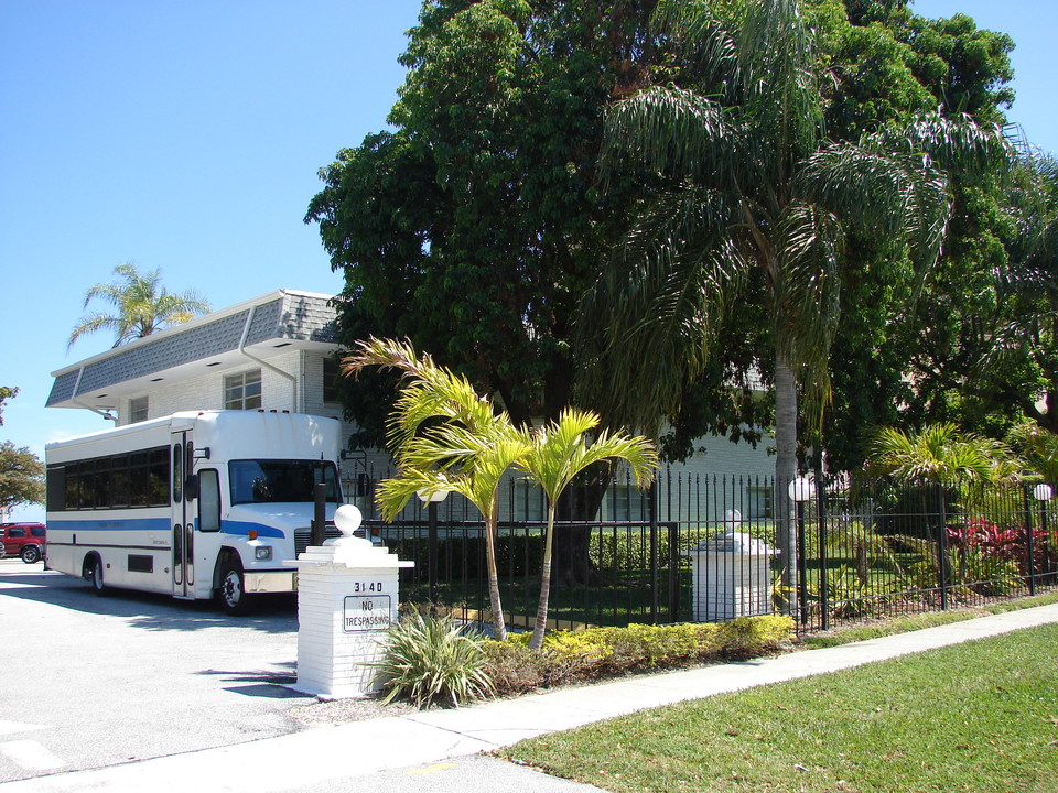 Waterway Apartments in Riviera Beach, FL - Building Photo