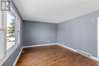 Charming 3 Bedroom Home with Parking & In- in Sault Ste Marie, ON - Building Photo - Building Photo