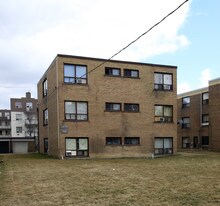 23 Rosseau Rd Apartments