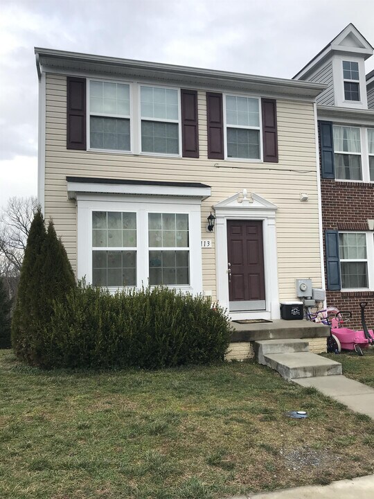 113 Carnegie Links Dr in Martinsburg, WV - Building Photo