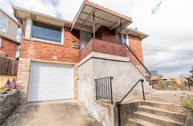 property at 225 Desdemona St