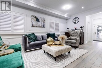 280 Miller Park Ave in Bradford West Gwillimbury, ON - Building Photo - Building Photo