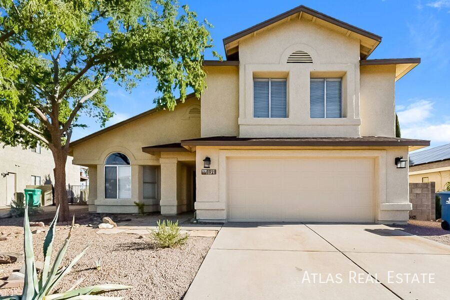 8928 N Spinel Pl in Tucson, AZ - Foto de edificio