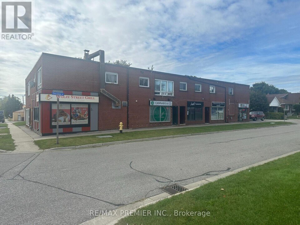 92 Wolfe St in Oshawa, ON - Building Photo