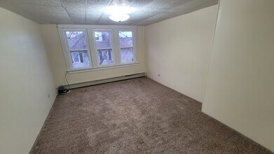 103 Perrin Ave, Unit 3rd Floor in Shavertown, PA - Building Photo - Building Photo