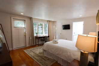 3 Jay St, Unit 1 in Cambridge, MA - Foto de edificio - Building Photo