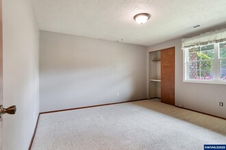 2420 La Jolla Ct NW in Salem, OR - Building Photo - Building Photo