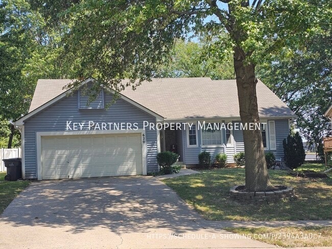 620 N Sunset Dr in Olathe, KS - Building Photo - Building Photo