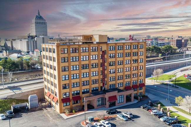 Buckingham Commons in Rochester, NY - Building Photo - Building Photo