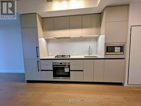 1720 Bayview Ave in Toronto, ON - Building Photo - Building Photo