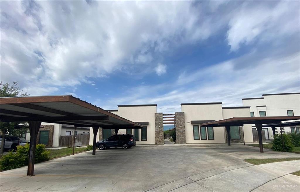 1227 White Oak Dr in Edinburg, TX - Building Photo