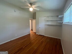 373 Norton Cir SE in Smyrna, GA - Building Photo - Building Photo
