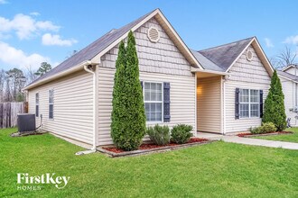 243 Davis Dr in Odenville, AL - Foto de edificio - Building Photo