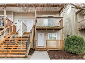 13033 NE Prescott Dr in Portland, OR - Building Photo