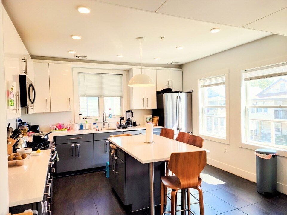 59 Hooker St in Boston, MA - Building Photo