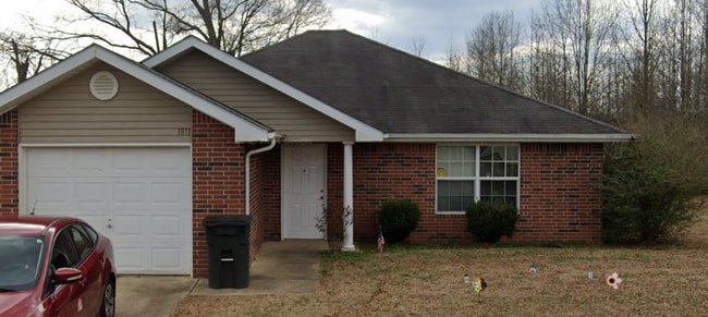 property at 1811 Forest Dr