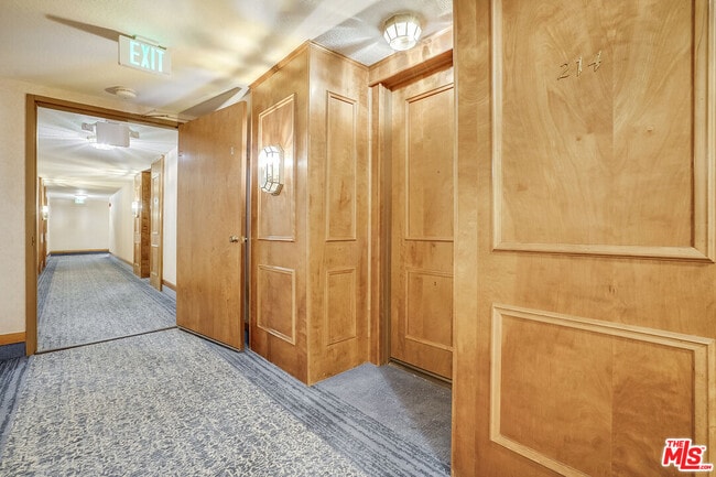 8515 Falmouth Ave in Los Angeles, CA - Building Photo - Building Photo