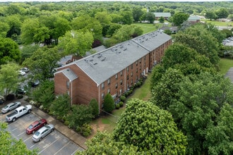 Harry C. White Manor in Spartanburg, SC - Foto de edificio - Building Photo