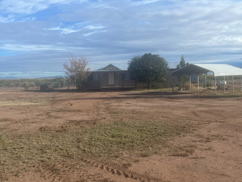 9253 N Frontier Rd in Mc Neal, AZ - Building Photo