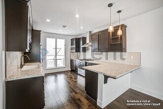 1010 Vanilla Bean Ln in Sacramento, CA - Foto de edificio - Building Photo