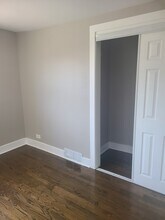 2432 E 73rd St in Chicago, IL - Building Photo - Building Photo