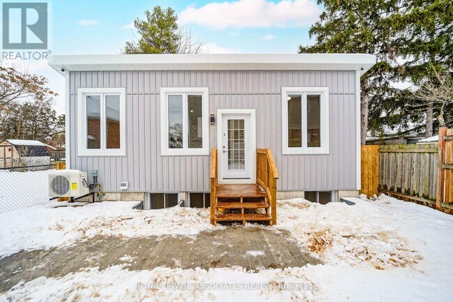 35 St George St in Brantford, ON - Building Photo - Building Photo