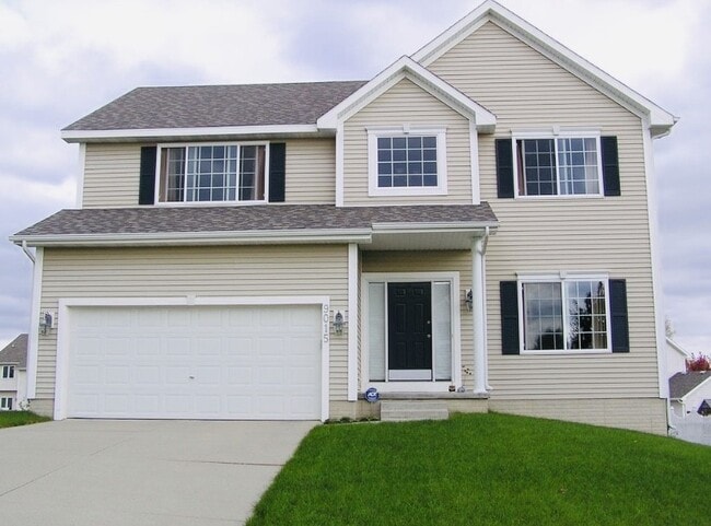 9015 Telford Cir in Johnston, IA - Building Photo - Building Photo