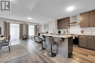 27 Rachel Dr in Hamilton, ON - Building Photo - Building Photo