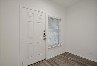 1055 Llano Trl in Dayton, TX - Building Photo - Building Photo