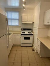 2910 Erie Ave in Cincinnati, OH - Building Photo - Building Photo