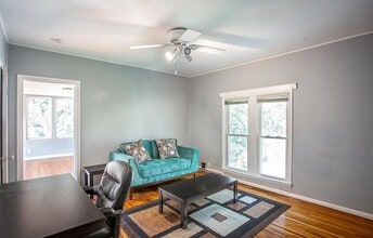 2330 Sumner St in Lincoln, NE - Building Photo - Building Photo