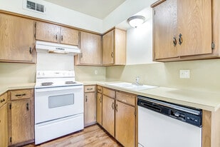 Struga Place in Denton, TX - Building Photo