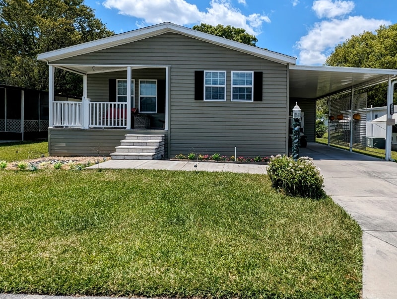 2416 Leeson St in Brooksville, FL - Building Photo