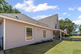 4021 Sioux Ct in Granbury, TX - Building Photo - Building Photo