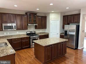 45901 Peach Oak Terrace in Sterling, VA - Building Photo - Building Photo