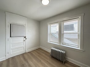 4831 N Springfield Ave, Unit 2B in Chicago, IL - Building Photo - Building Photo