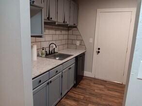 4020 Thomas Dr in Del City, OK - Building Photo - Building Photo