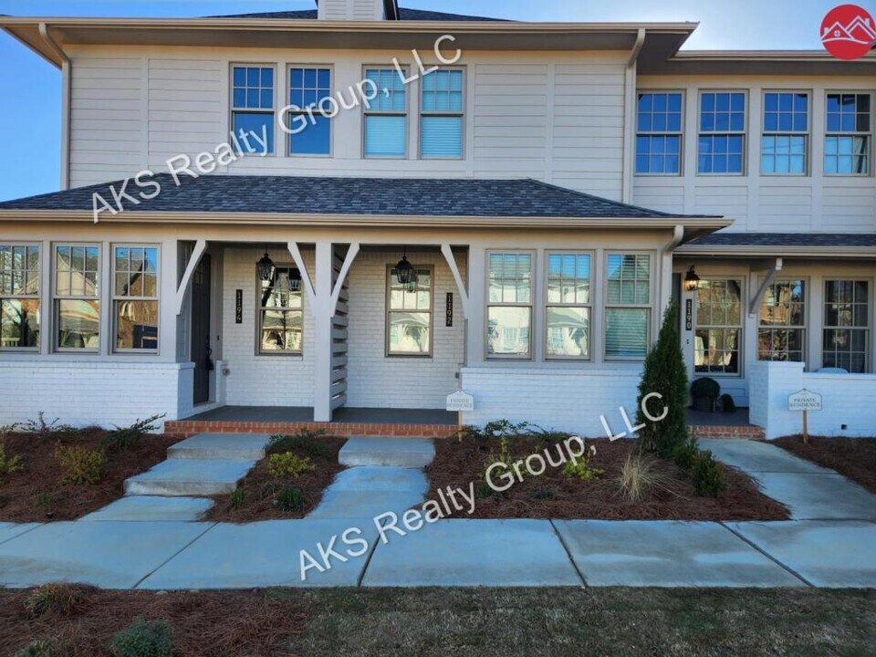 1192 Windsor Sq in Birmingham, AL - Building Photo