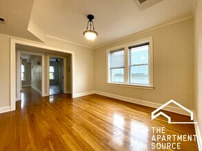 2839 W Nelson St, Unit 2 in Chicago, IL - Building Photo - Building Photo