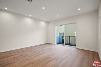 1733 S Barrington Ave in Los Angeles, CA - Building Photo - Building Photo