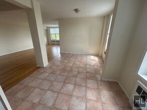 GRAND CENTRAL PARKWAY in Queens, NY - Building Photo - Building Photo