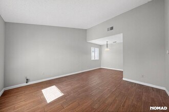 1600 W Braker Ln in Austin, TX - Building Photo - Building Photo
