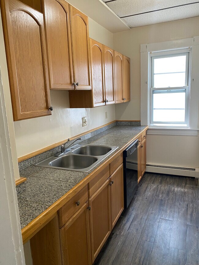 37 Phillips St Rentals in Lawrence, MA