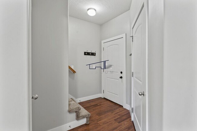 2071 W Madie Ln in West Haven, UT - Foto de edificio - Building Photo