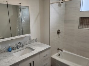 13522 Castana Ave in Downey, CA - Foto de edificio - Building Photo