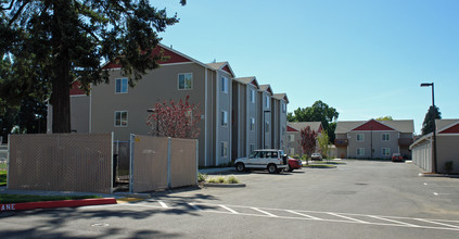 Queen Anne in Lebanon, OR - Building Photo - Building Photo