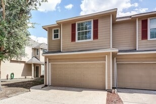 6118 Yorkglen Manor Ln in Houston, TX - Building Photo