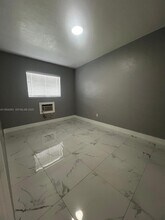 2090 NW 31st St in Miami, FL - Building Photo - Building Photo