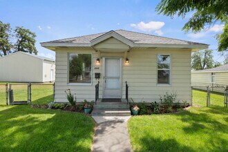 2806 N Crestline St in Spokane, WA - Building Photo - Building Photo